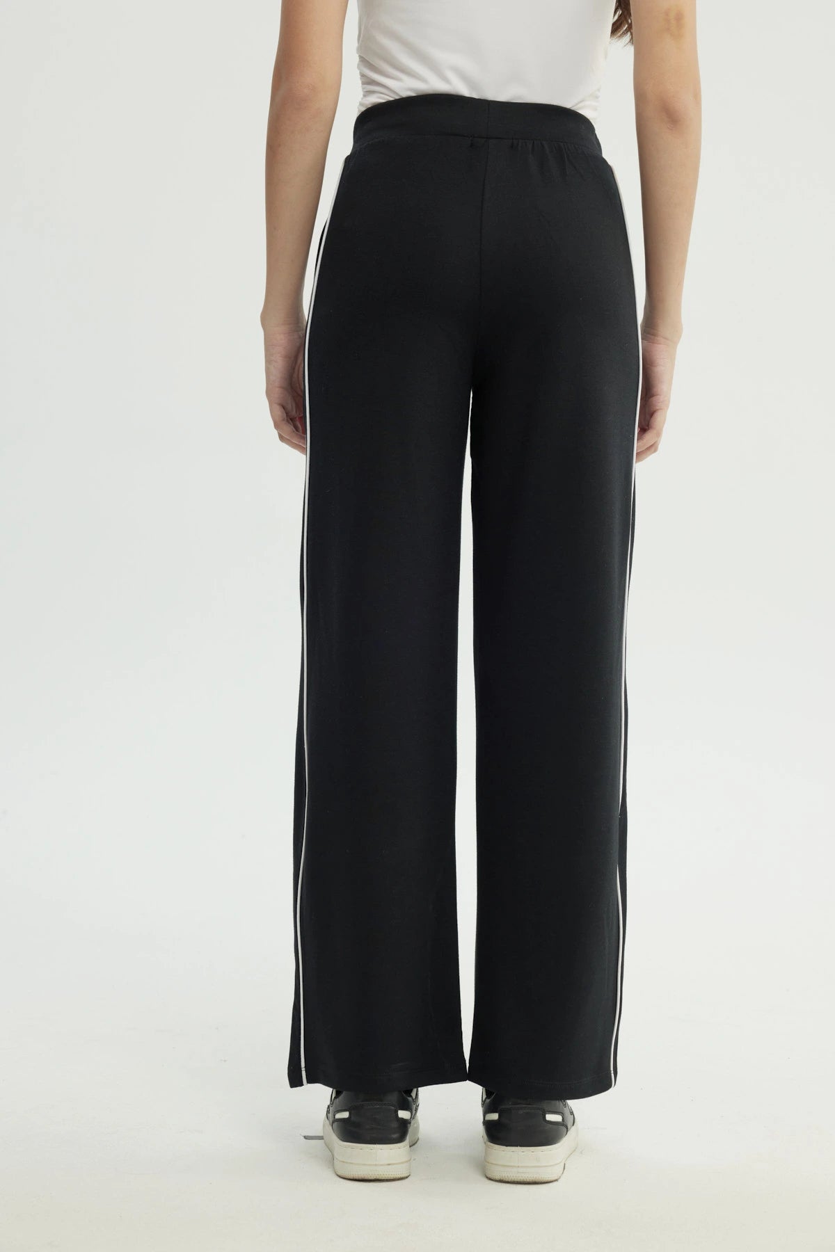 Pantalón Buzo Mujer Calce Recto Negro
