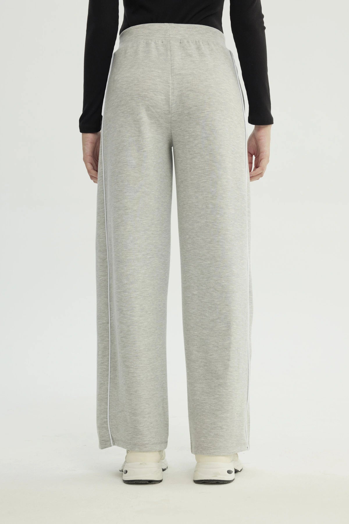 Pantalón Buzo Mujer Calce Recto Gris Melange