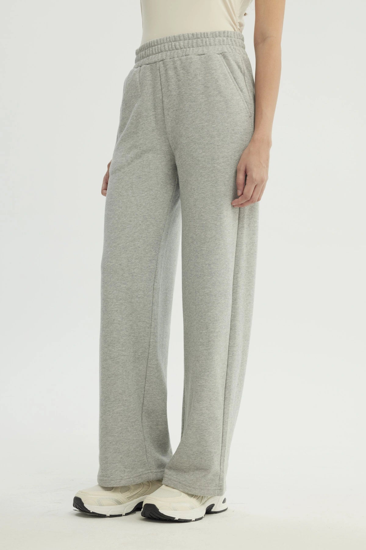Pantalón Buzo Mujer Calce Recto Gris Melange