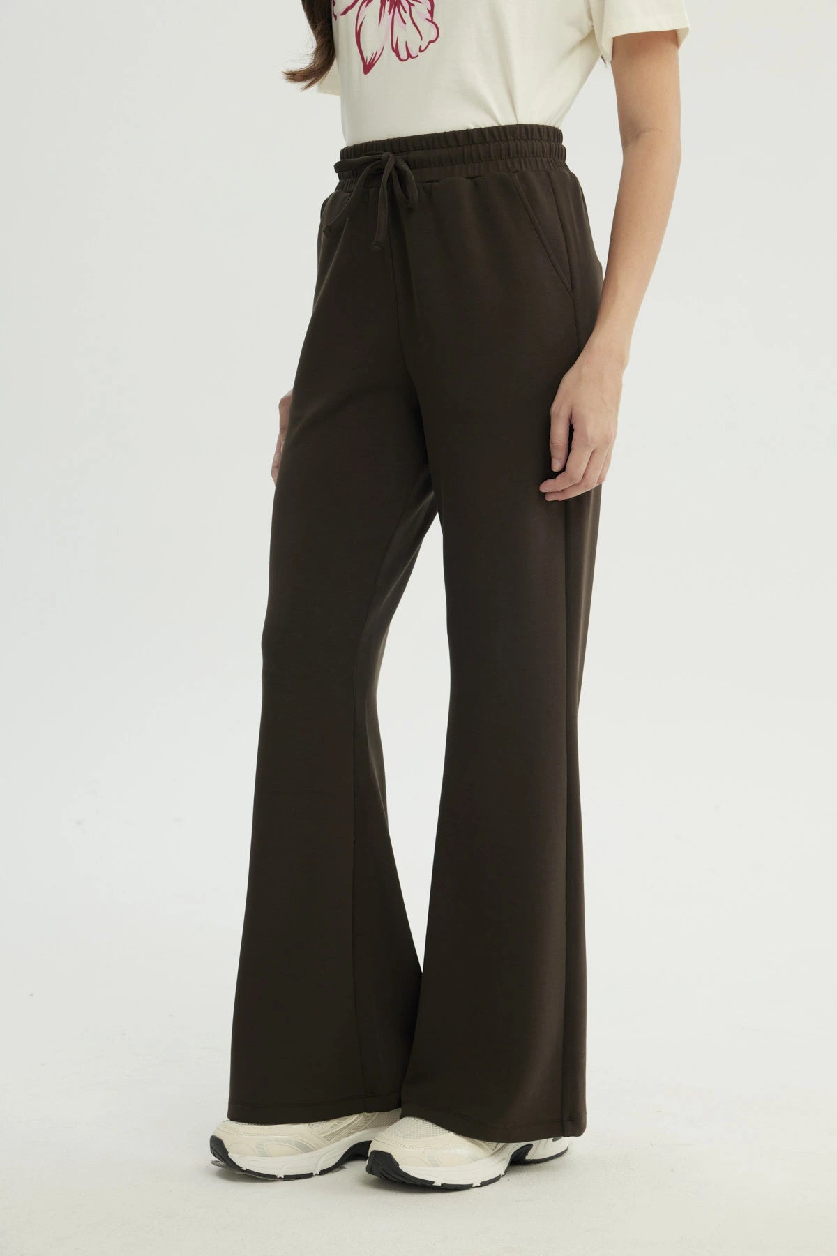 Pantalón Buzo Mujer Leve Flare Chocolate