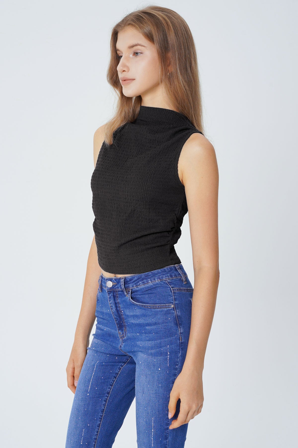 Polera Tight Sin Mangas Cuello Apoyado Mujer Negro
