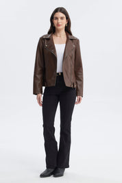 Chaqueta mujer chocolate con cuello camisero y cremallera diagonal lisa elegante