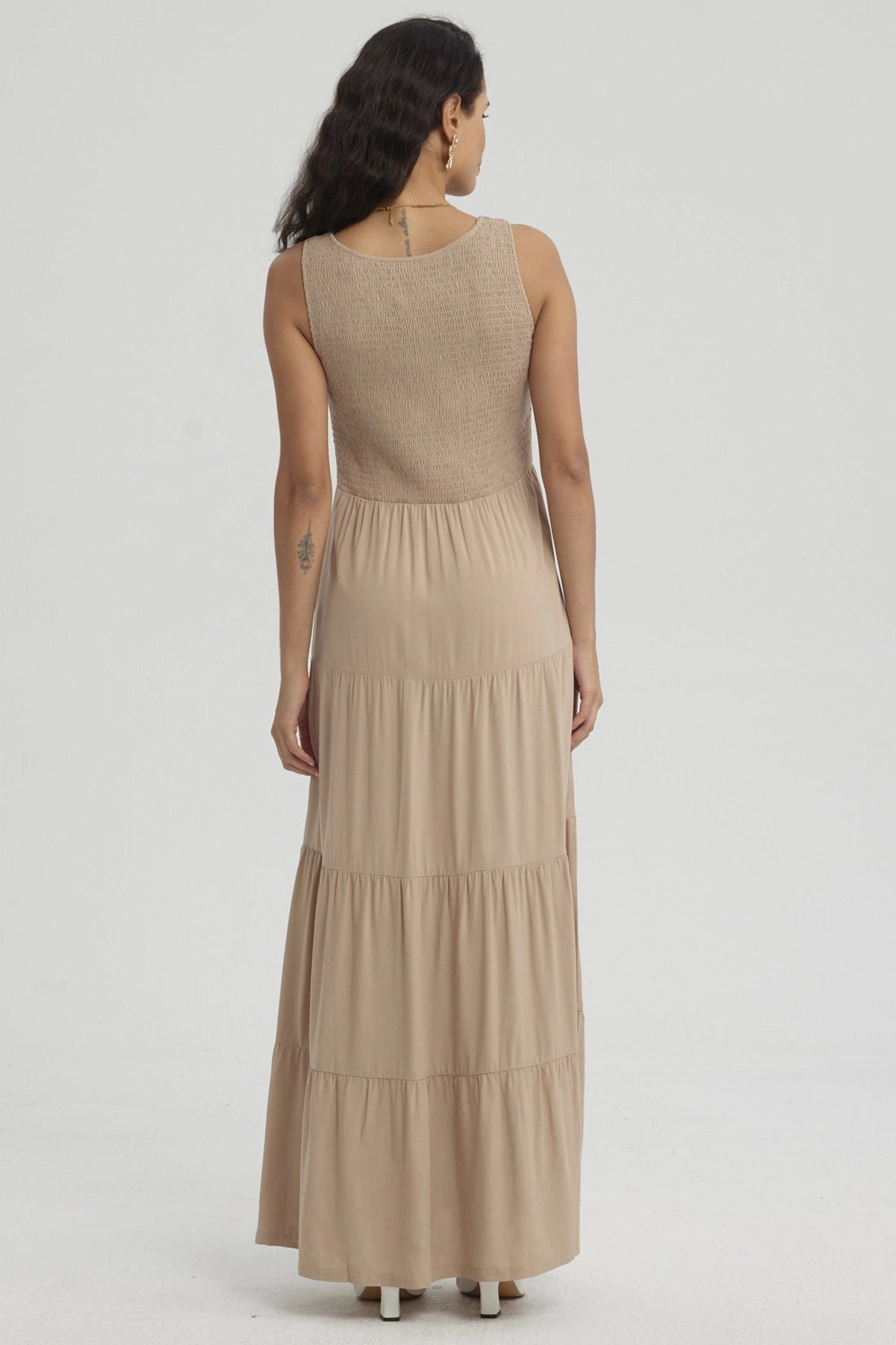 Vestido Mujer Largo En Capas Aplicación Panal Beige