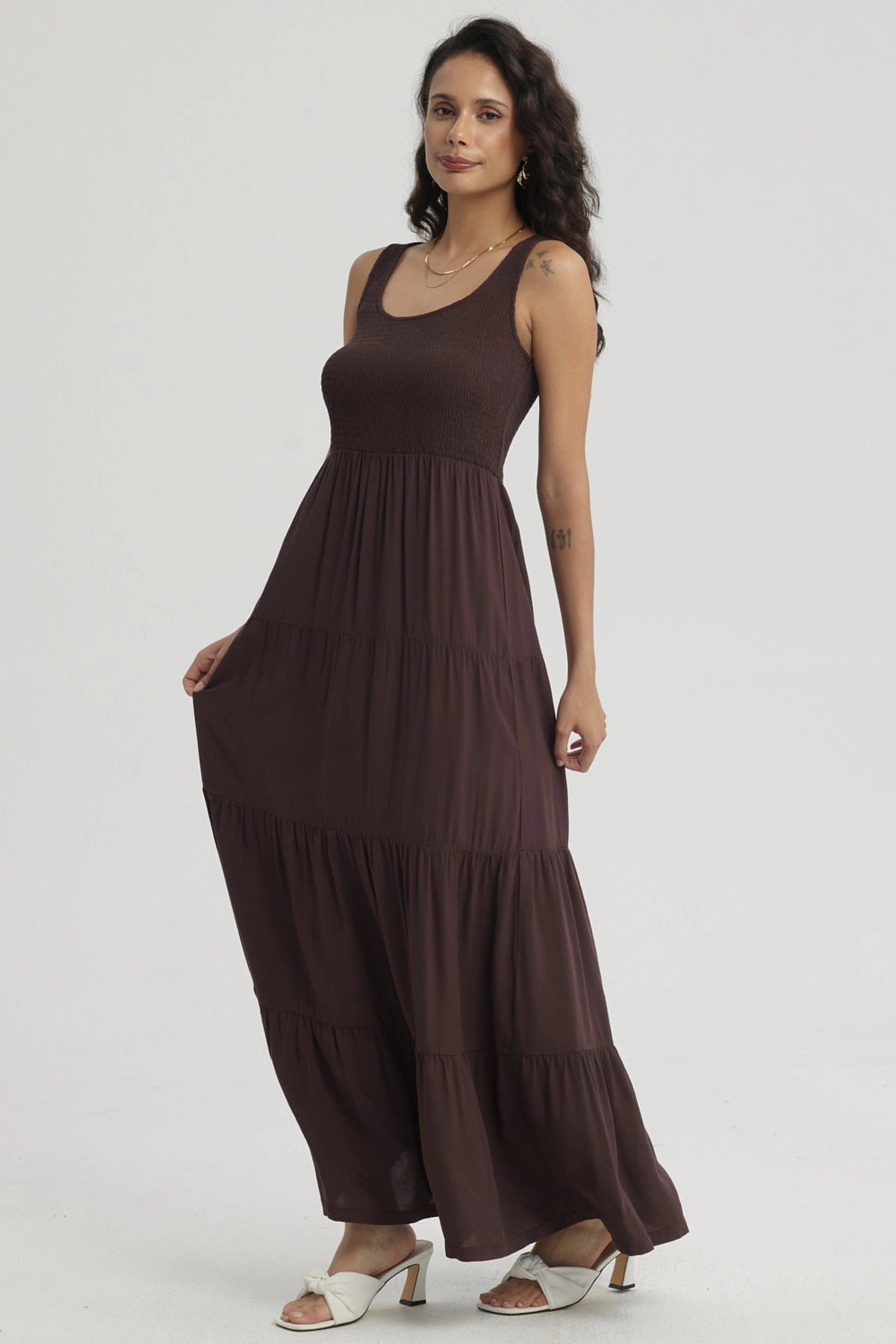 Vestido Mujer Largo En Capas Aplicación Panal Café Oscuro