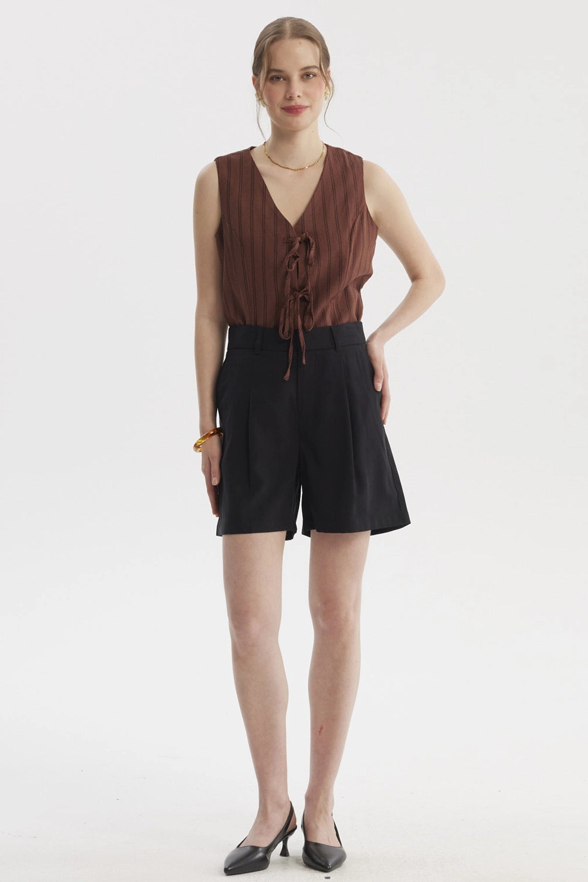 Short Mujer Sastrero Viscosa Pinzas Delanteras Negro