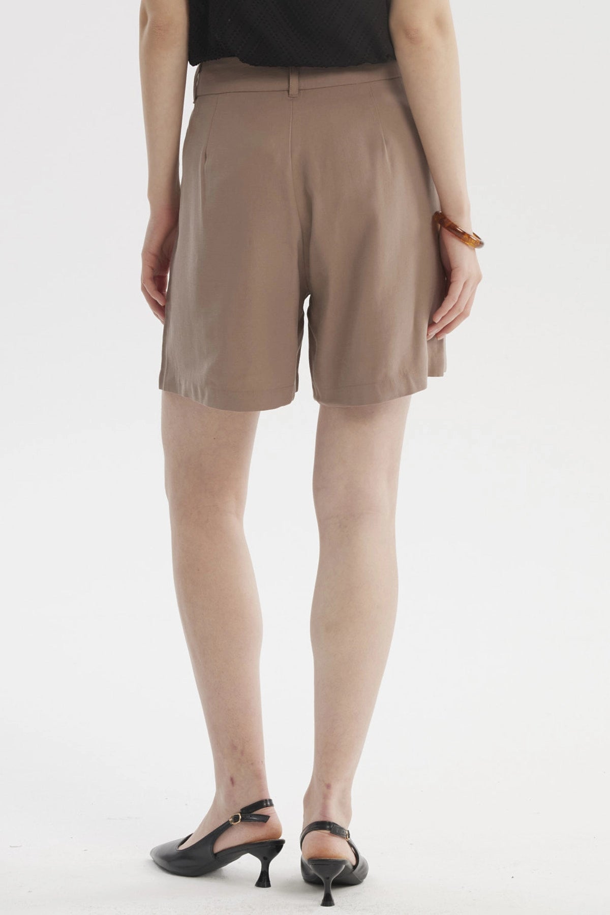 Short Mujer Sastrero Viscosa Pinzas Delanteras Beige