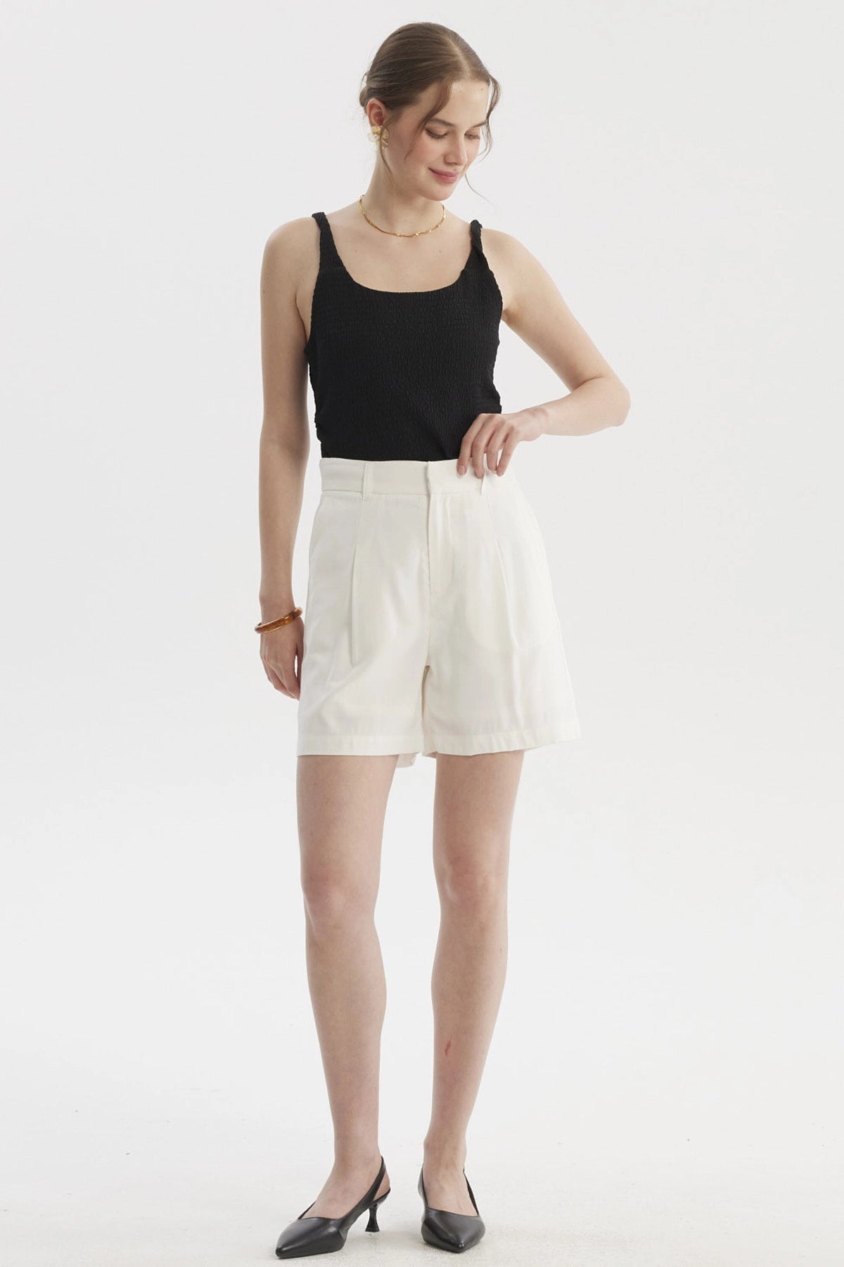 Short Mujer Sastrero Viscosa Pinzas Delanteras Crudo