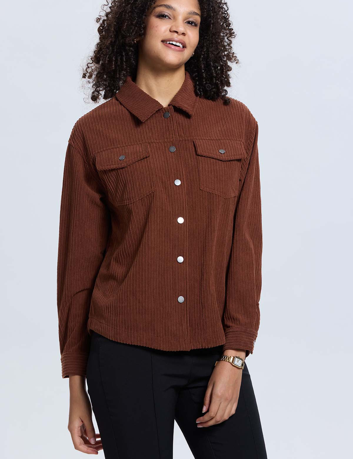 Chaqueta mujer cotelé café con botones frontales