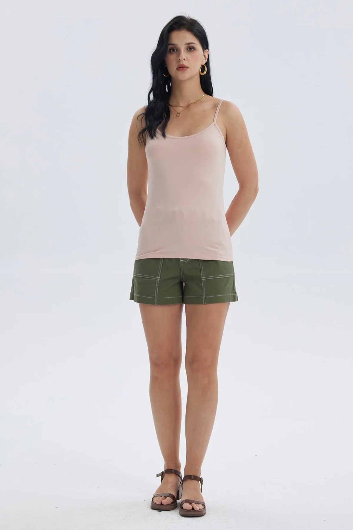 Peto de mujer palo rosa con tirantes delgados y diseño liso