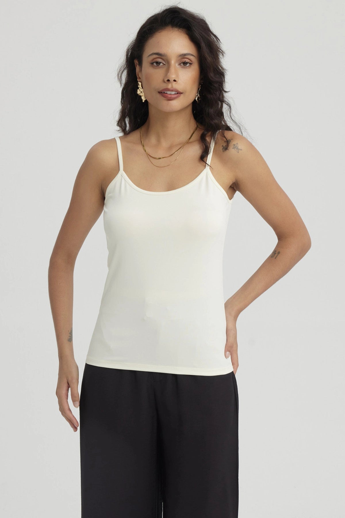 Peto Mujer Pabilo Básico Liso Crema