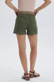 Short Mujer Con Cinturón Verde Musgo