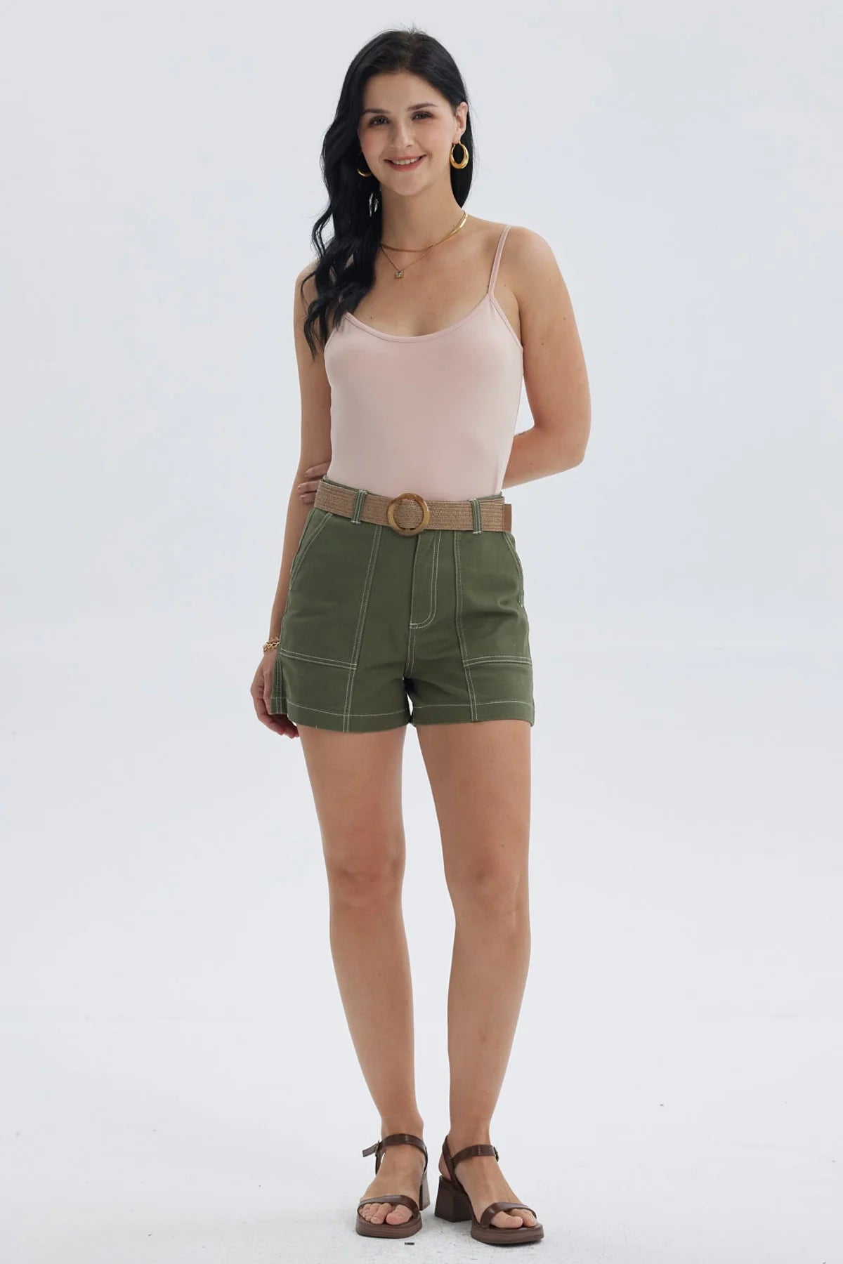 Short Mujer Con Cinturón Verde Musgo