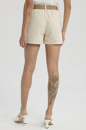 Short Mujer Con Cinturón Arena