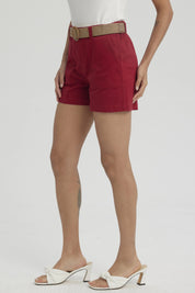 Short Mujer Con Cinturón Rojo Oscuro