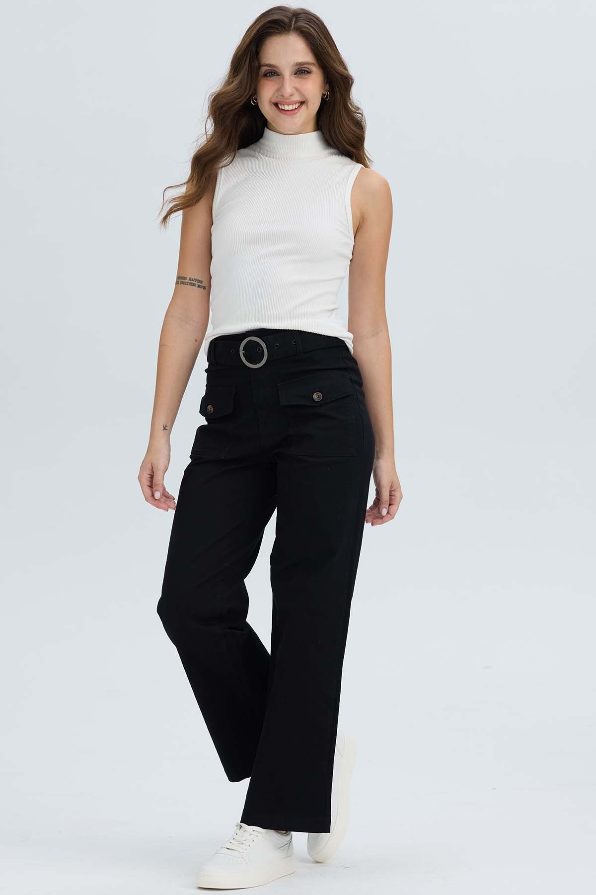 Pantalón Mujer Con Cinturón Y Bolsillos Negro