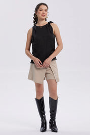 Blusa Mujer Satinada Aplicación Nudo Negro