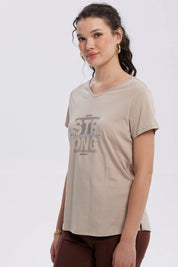 Polera Mujer Print Aplicación Folia Beige