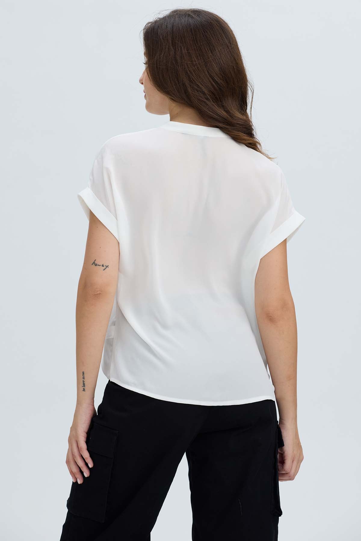 Blusa Mujer Dobladillo En Manga Crudo