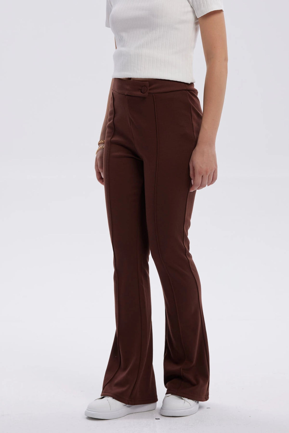 Calza Mujer Flare Piping Delantero Café Oscuro