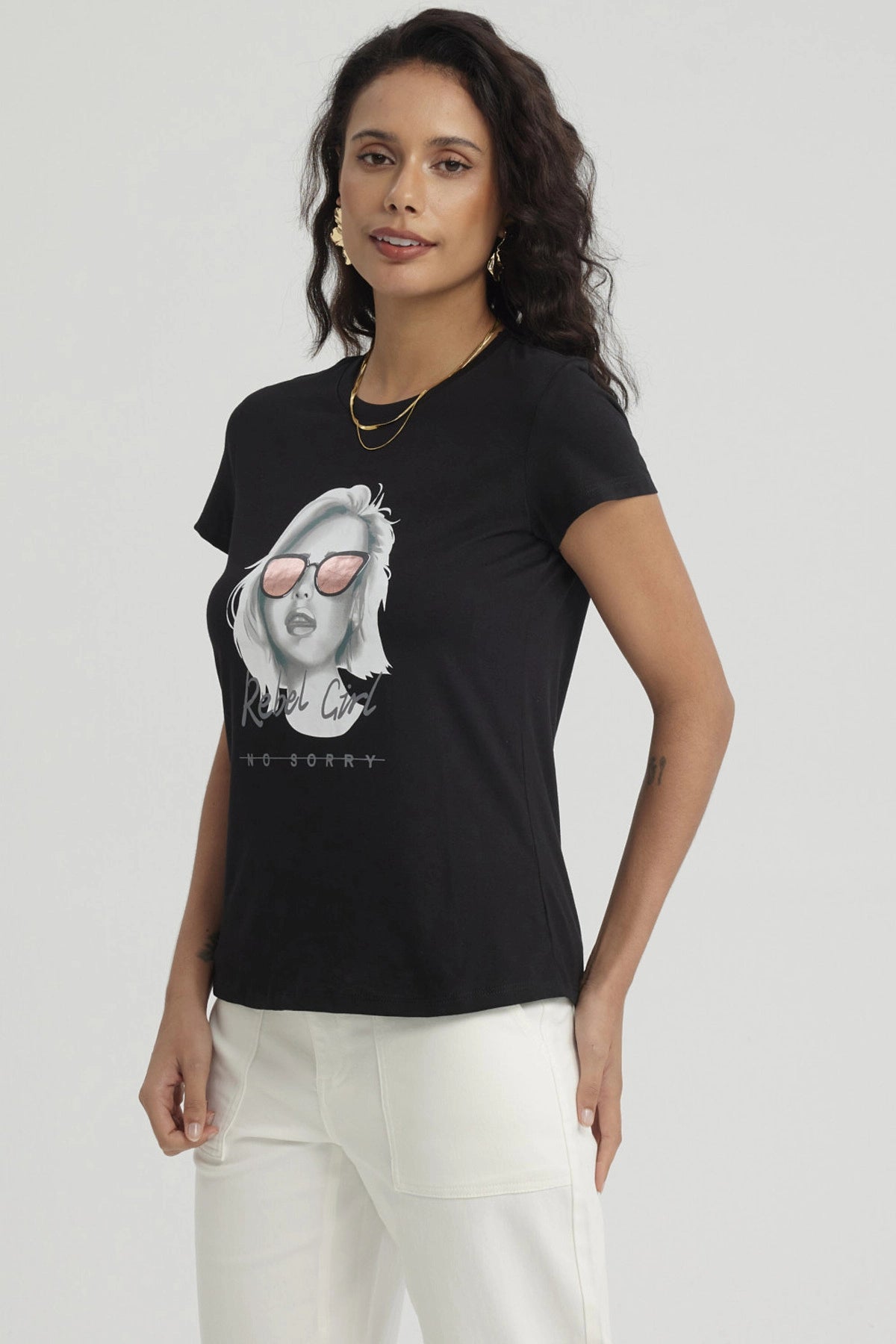 Polera Mujer Print Mujeres Con Aplicación Negro