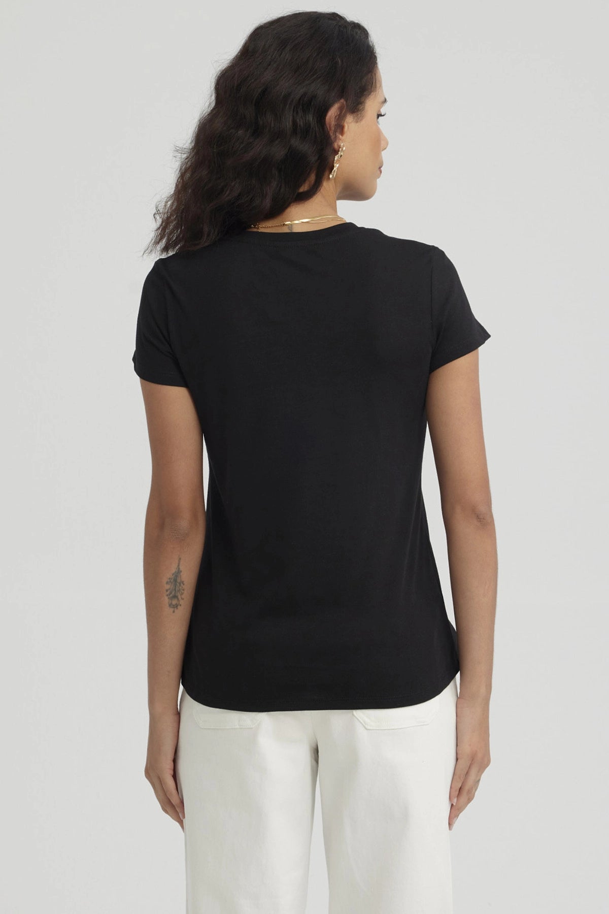 Polera Mujer Print Mujeres Con Aplicación Negro