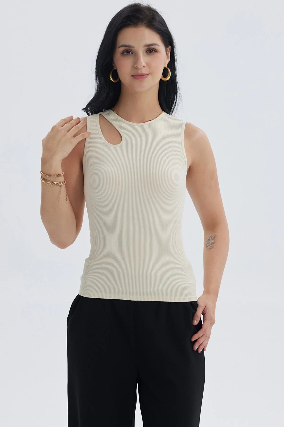 p-870803401-1_55d61df8-b781-45e1-8ad7-cba72542a809.webp