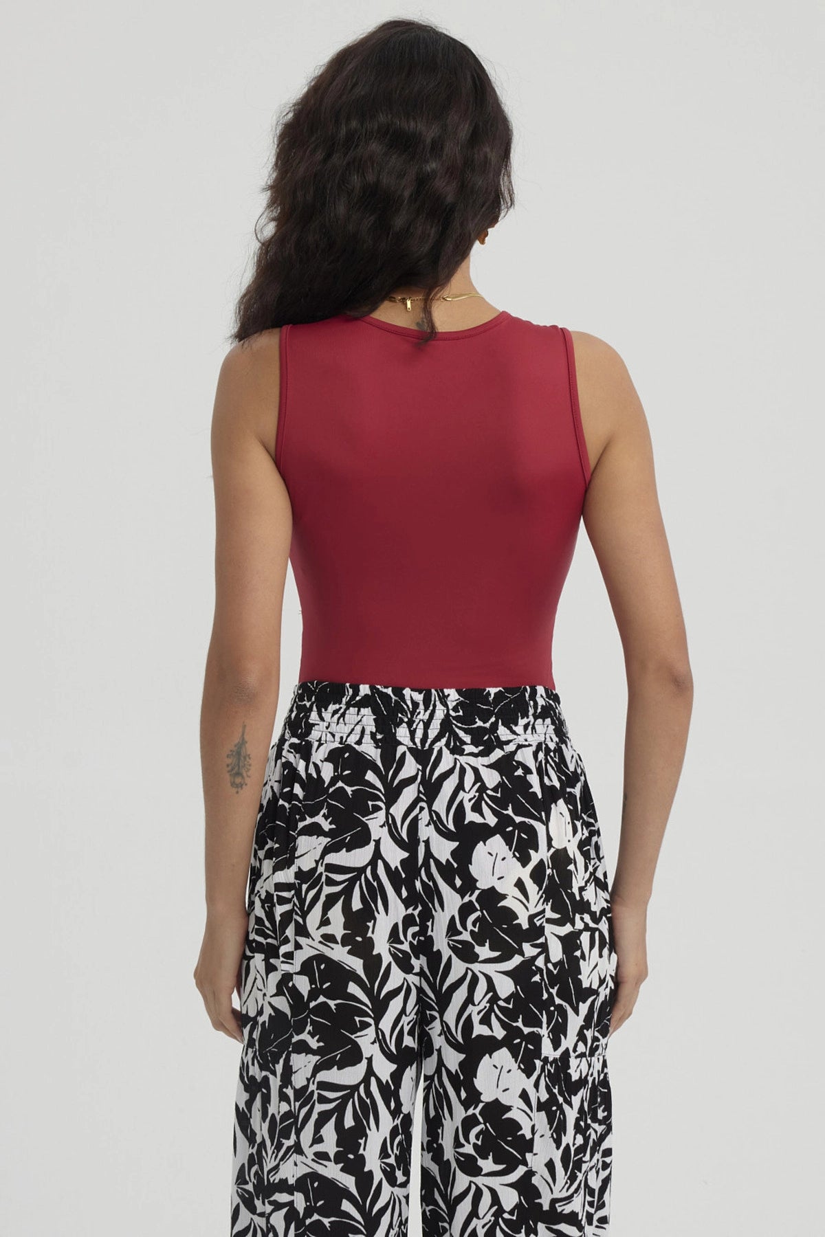 Polera Mujer Con Malla Superior Rojo Oscuro