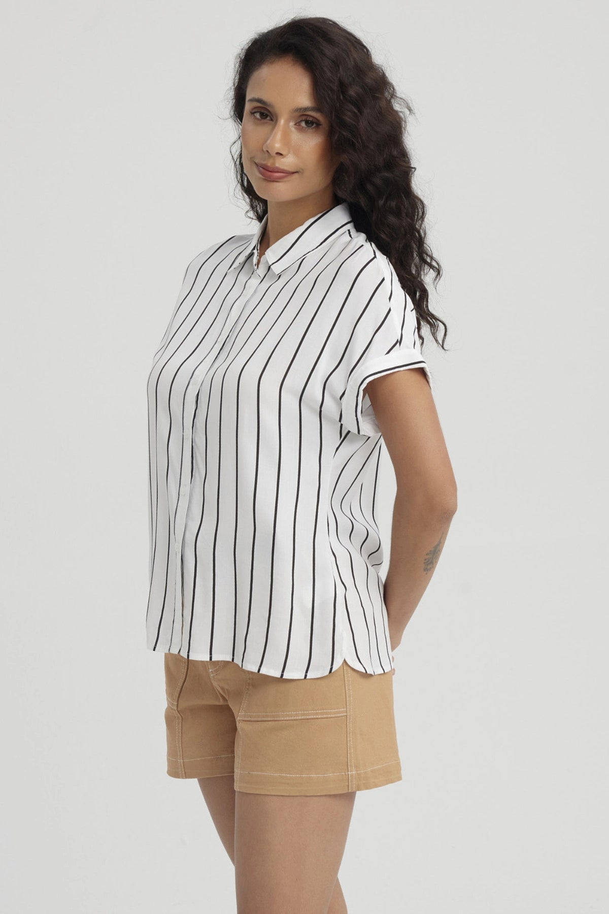 Blusa Mujer Rayada Abotonada Blanco / Negro