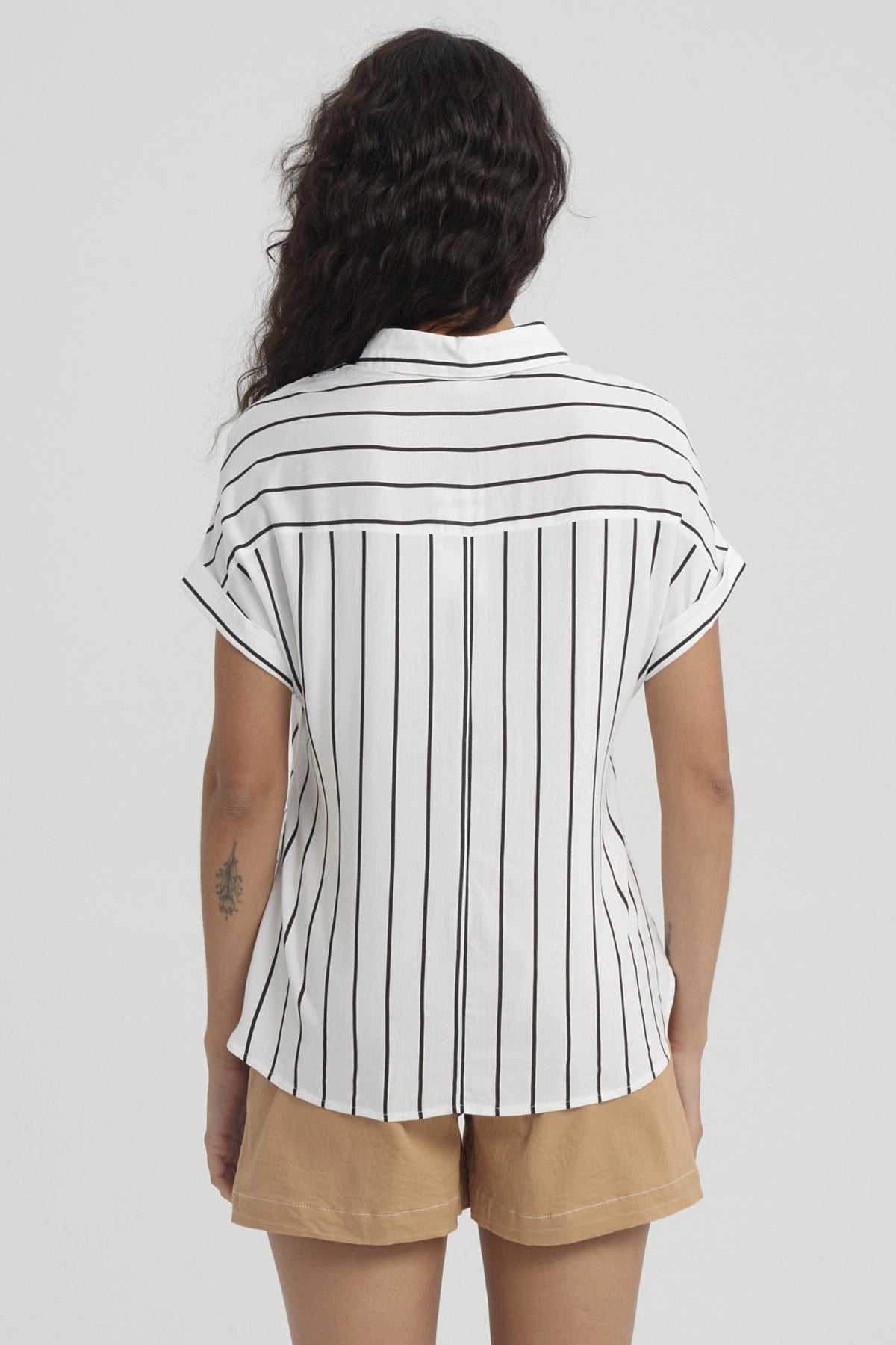 Blusa Mujer Rayada Abotonada Blanco / Negro