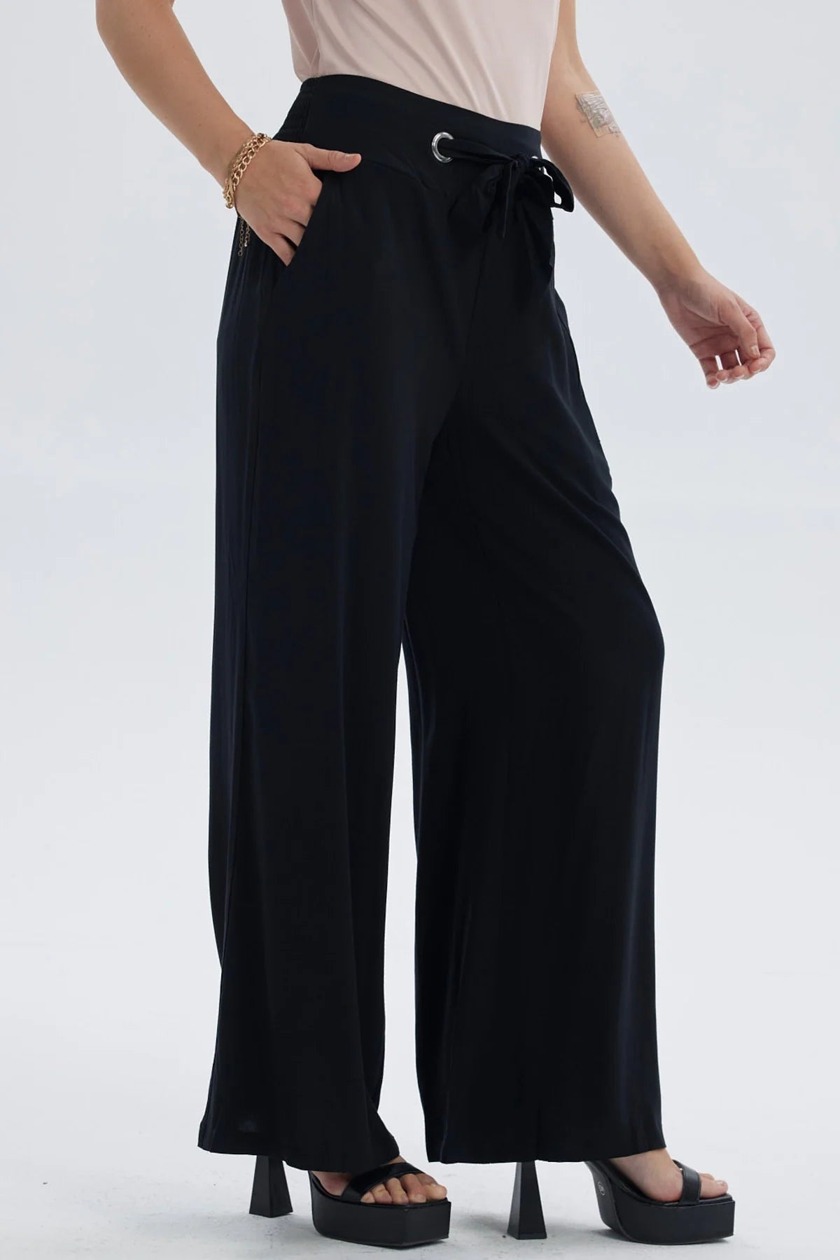 Pantalón Mujer Lazo Con Argolla Negro