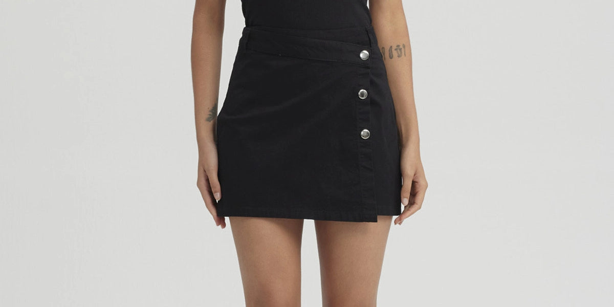 Short Mujer Gabardina Pretina Negro