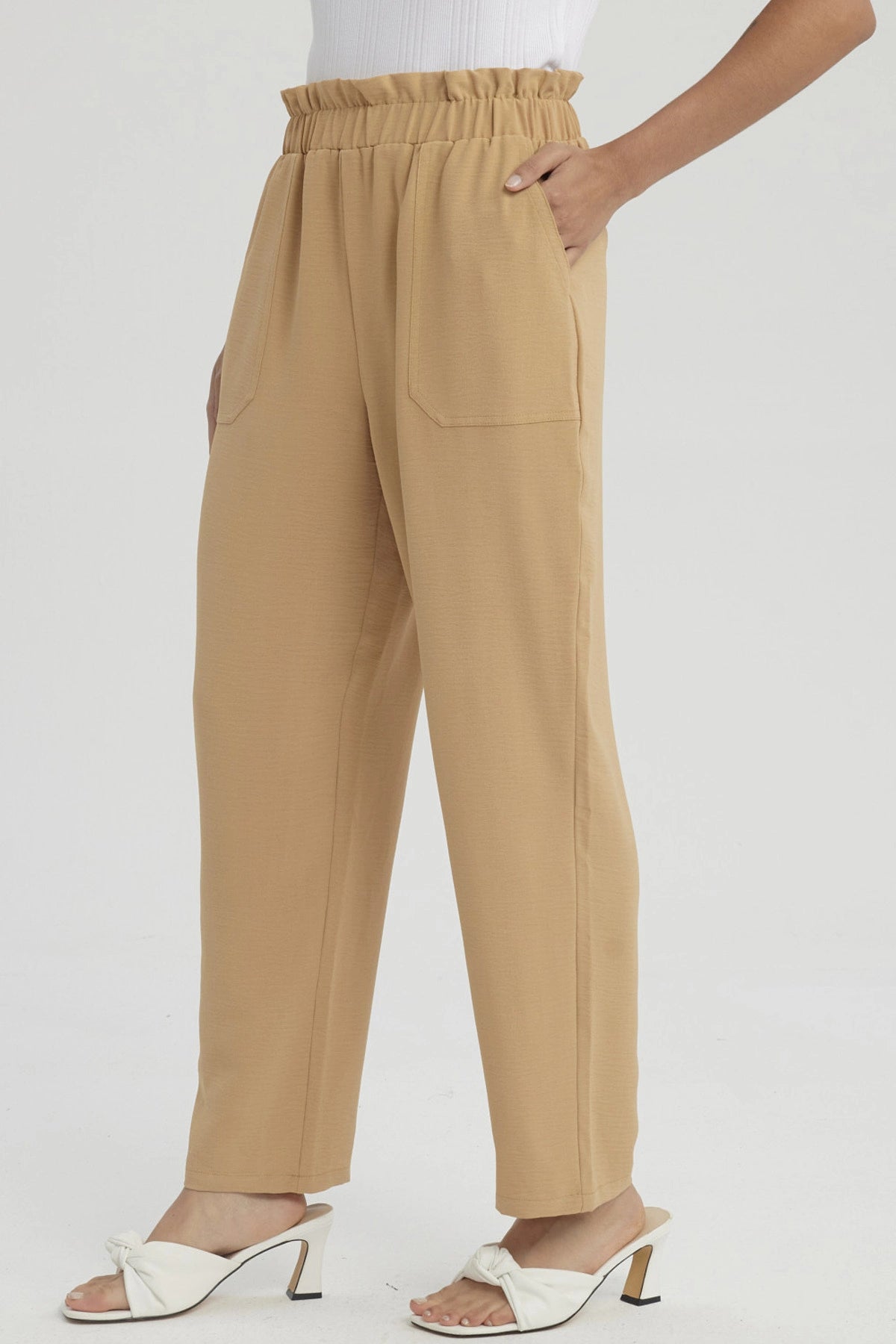 Pantalón Mujer Calce Slim Bolsillo Camel