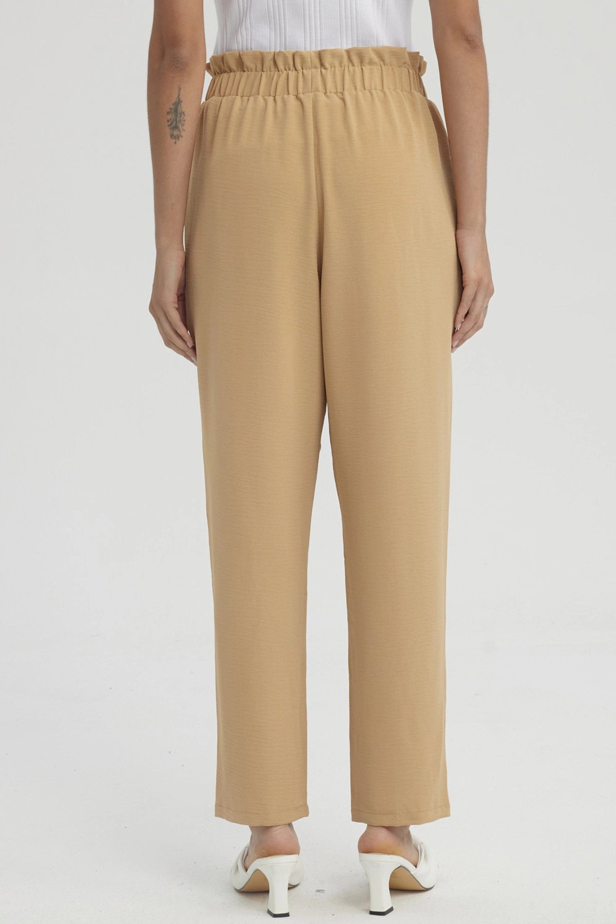 Pantalón Mujer Calce Slim Bolsillo Camel