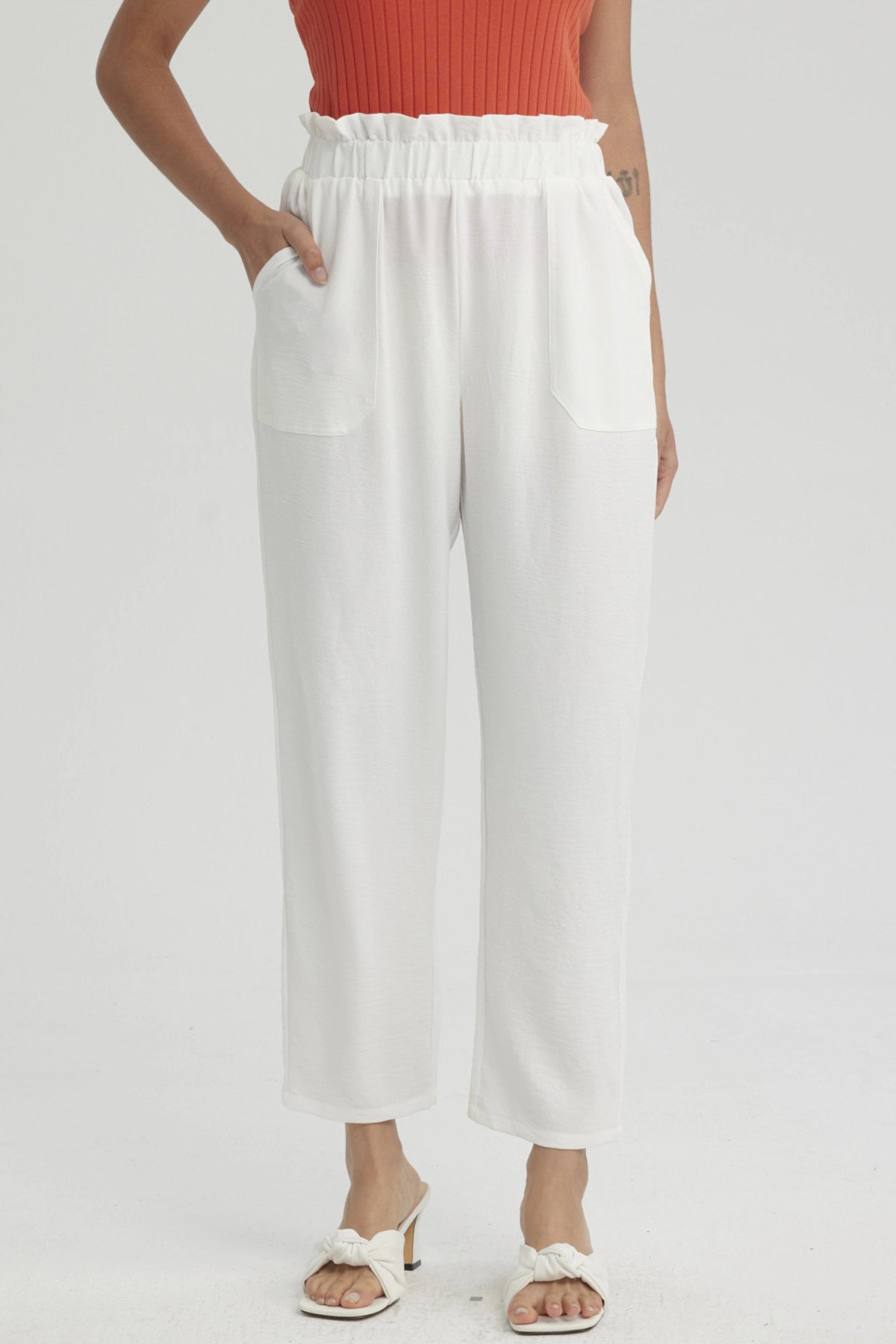 Pantalón Mujer Calce Slim Bolsillo Crudo