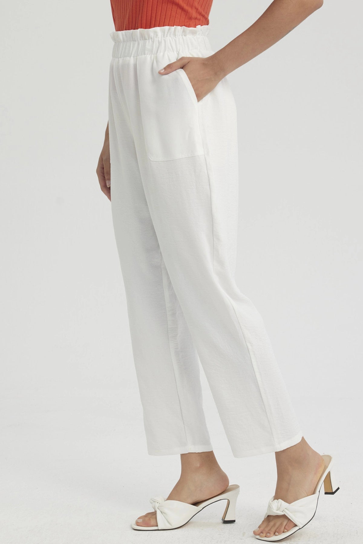 Pantalón Mujer Calce Slim Bolsillo Crudo