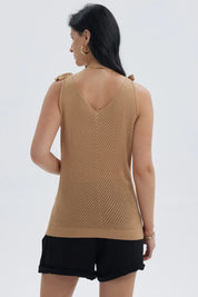 Polera mujer beige con nudo y diseño de canalé