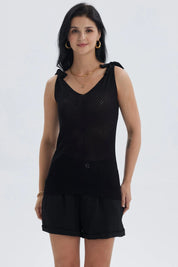 Polera mujer negra con nudo en los tirantes y diseño calado