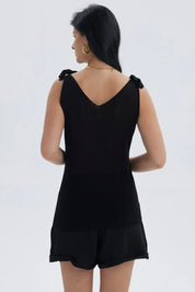 Polera mujer negra con nudo en los tirantes y diseño calado