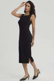 Vestido largo negro con ojetillos en escote redondo sin estampas prenda lisa ideal para eventos elegantes
