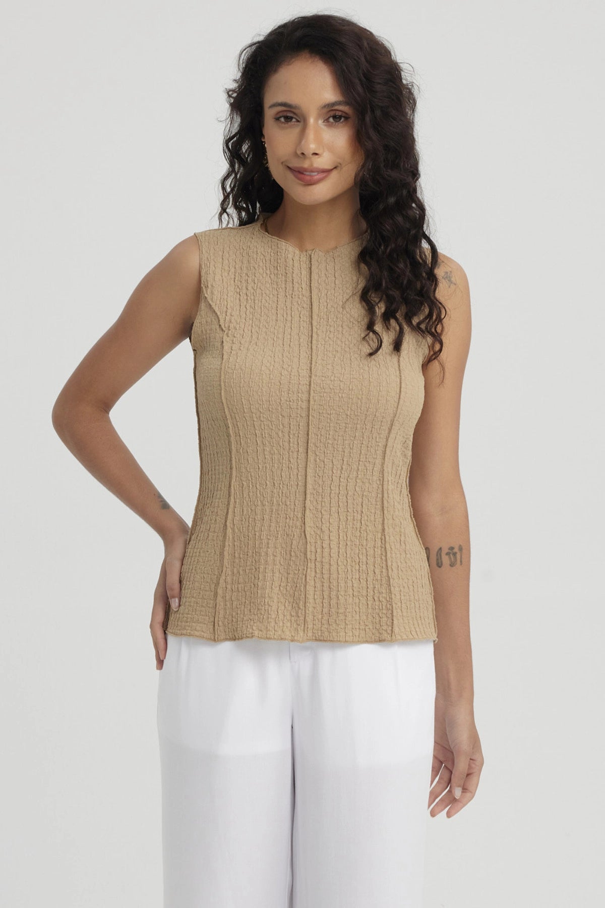 Polera Mujer Texturizada Beige Claro