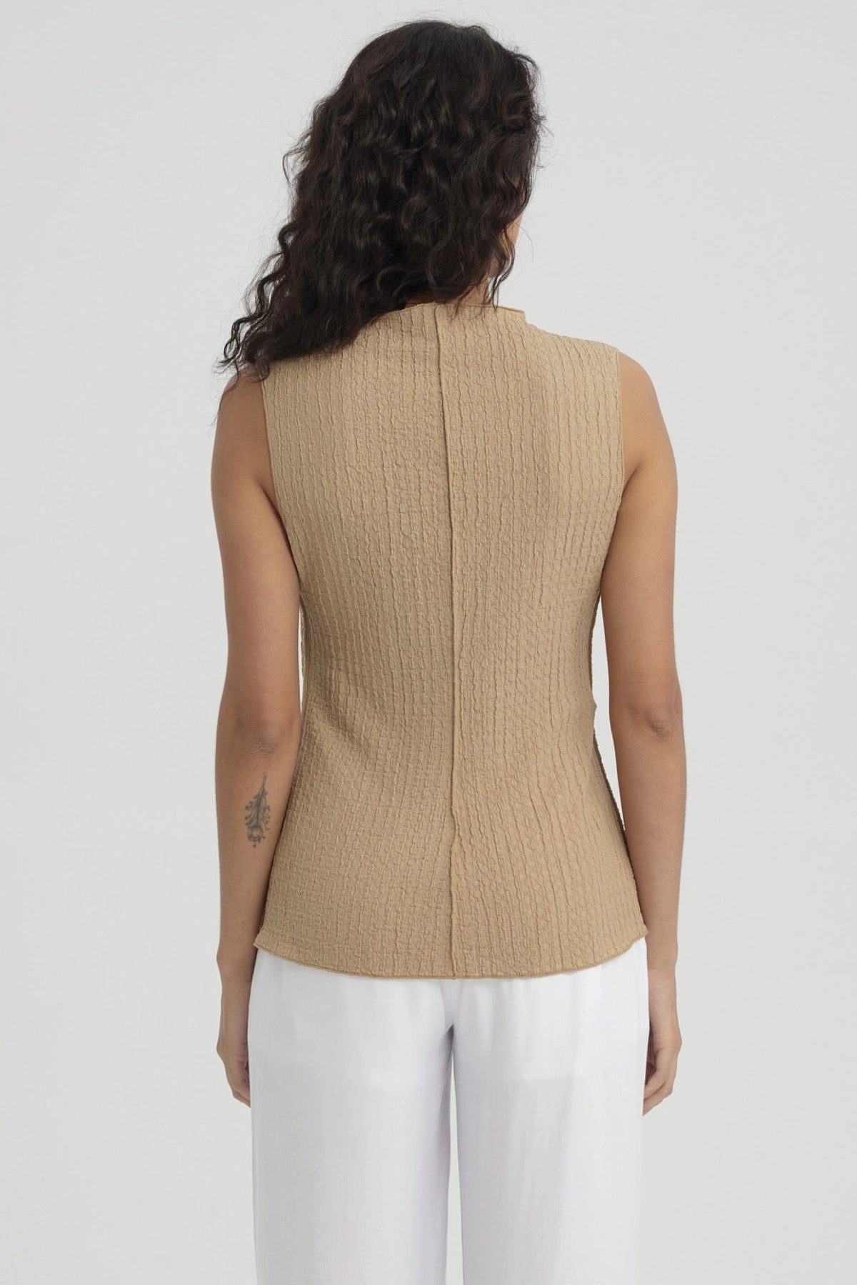 Polera Mujer Texturizada Beige Claro