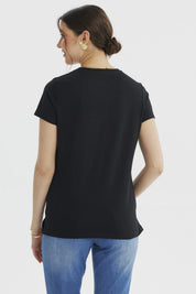 Polera negra de mujer con texto All good days en el frente en estilo casual moderno