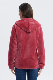 Polar de mujer rosado con cierre frontal liso de tela plush con capucha estilo casual ideal para días fríos