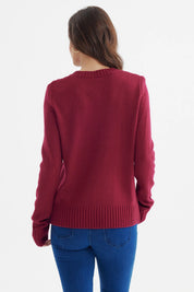 Sweater mujer rojo con diseño trenzado frontal en acrílico ideal para días fríos prenda sin estampa lisa