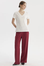 Polera de mujer crudo lisa con cuello en V y mangas cortas ideal para un look casual sin estampa visible