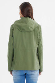 Chaqueta verde olivo de algodón con gorro para mujer diseño liso cierre frontal y bolsillos grandes visibles