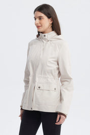 Chaqueta mujer arena con gorro y bolsillos frontales lisos casual elegante