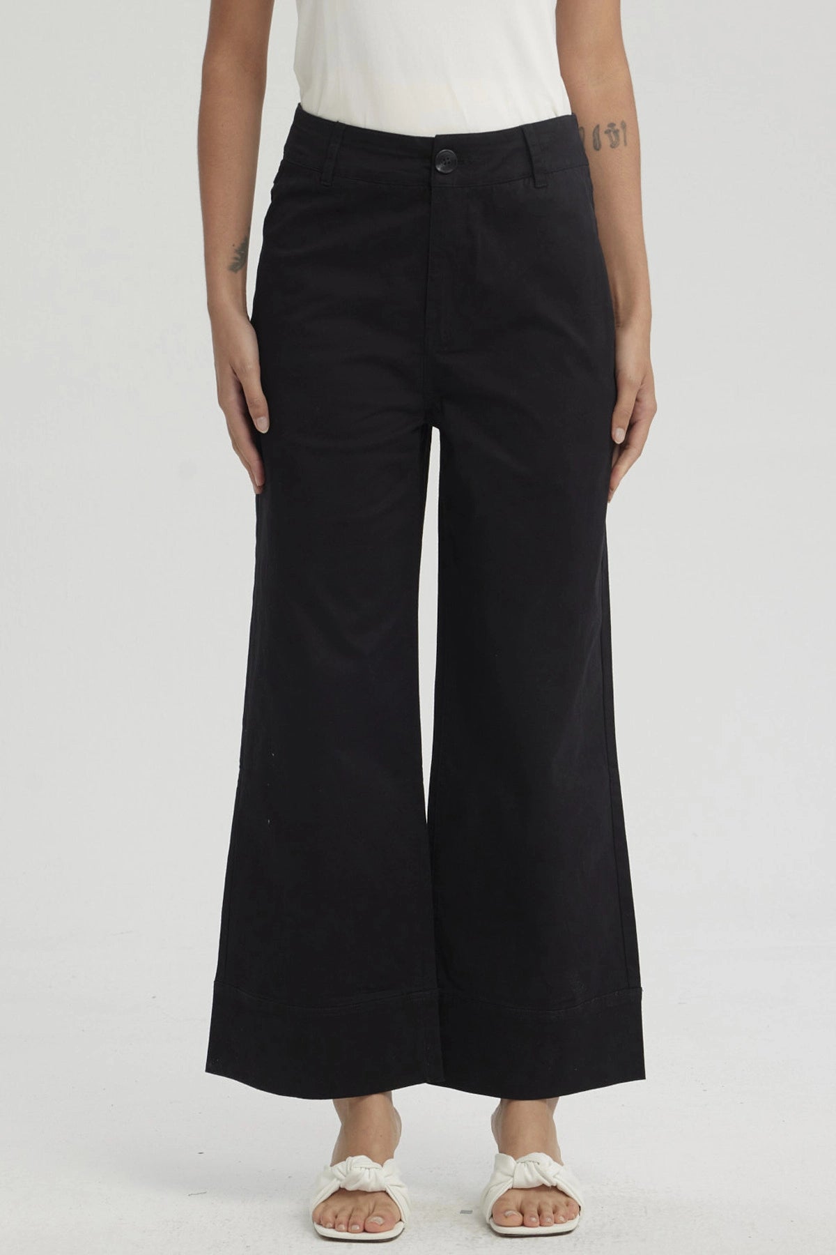 Pantalón Mujer Pliegues Delanteros Negro