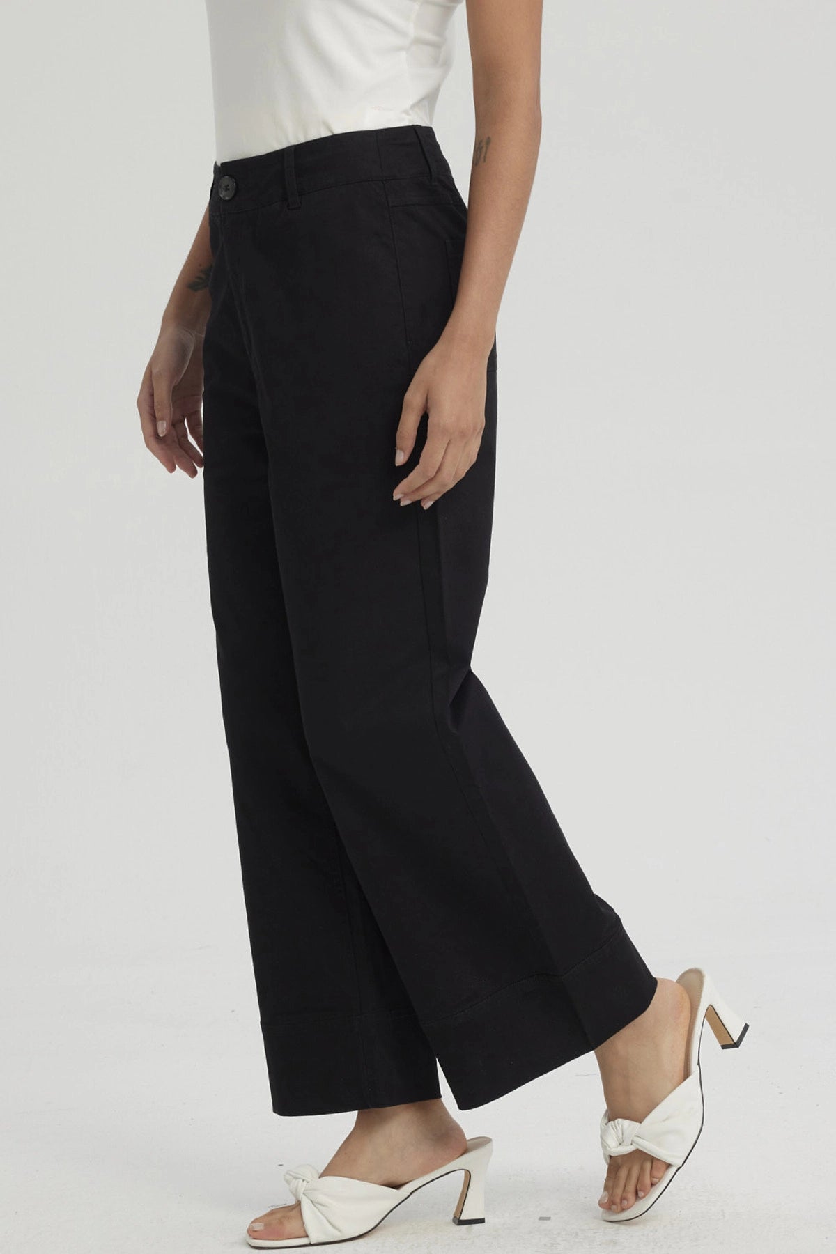 Pantalón Mujer Pliegues Delanteros Negro