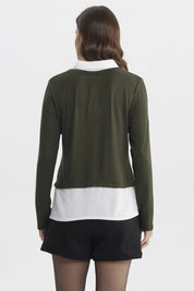 Sweater verde de mujer con efecto de blusa blanca falsa en la parte inferior diseño elegante y casual sin estampa